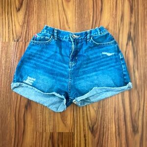 Shortie short court jean shorts from Children’s place. Perfect quality.
